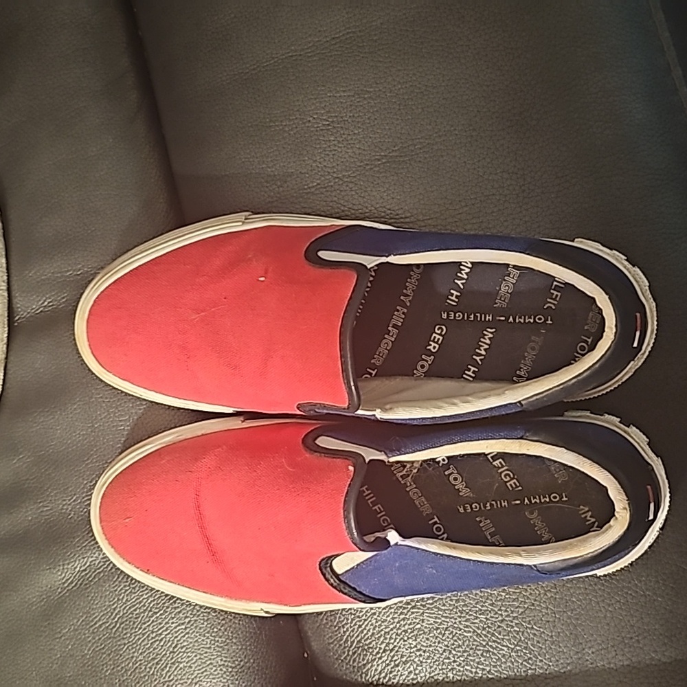 Tommy slip ons